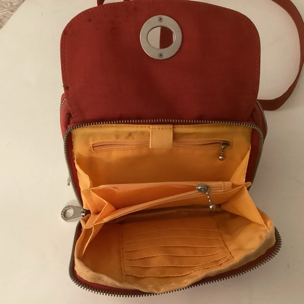 Baggallini Crossbody Bag Red with Orange interior. - Picture 5 of 5
